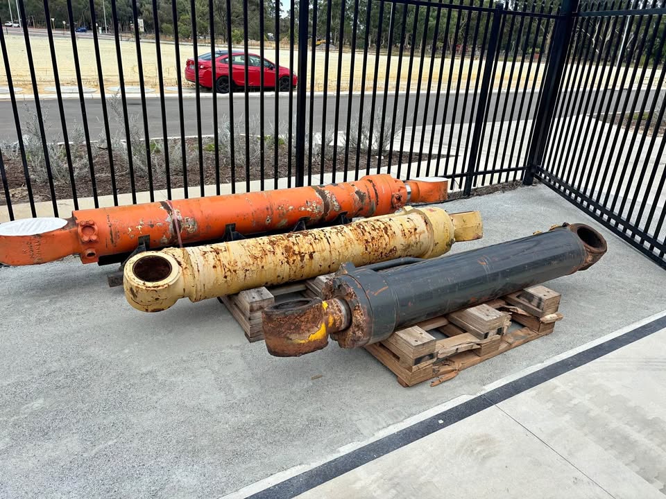 Komatsu and Hitachi Cylinder Cores
